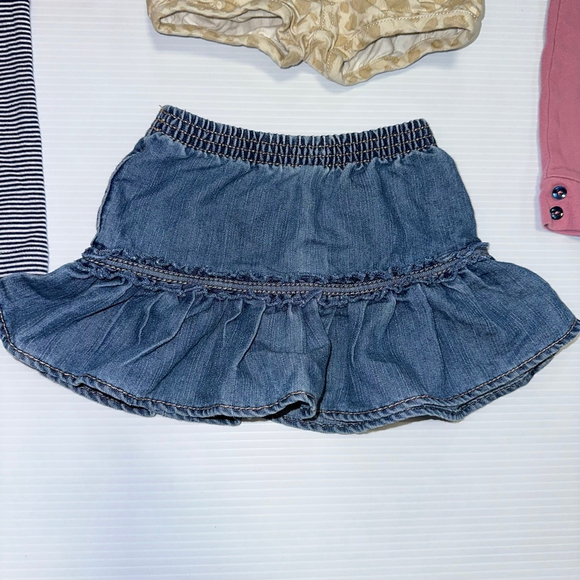 Baby Girl 9 Months Clothing Bundle Lot of 4 // 2 pants 1 short 1 skirt - Picture 4 of 10